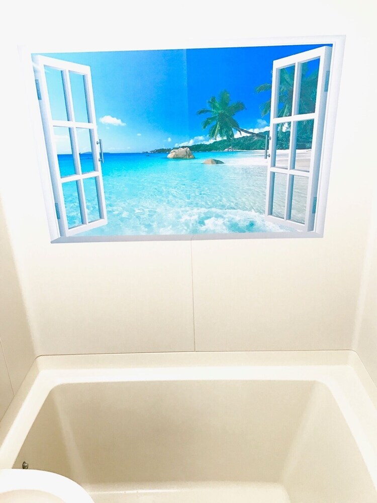 Local Hakozaki Apartment