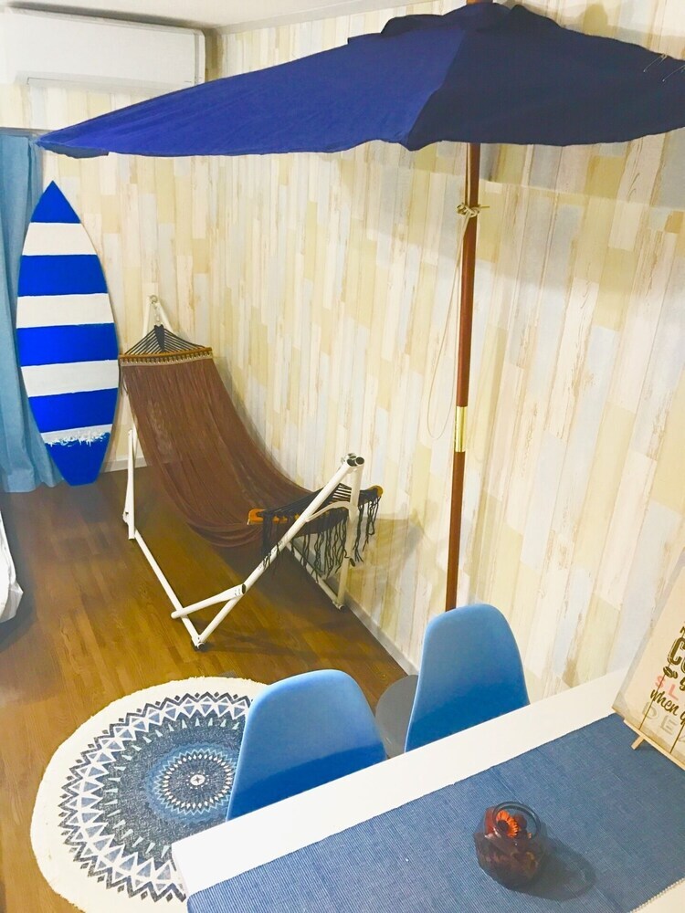 Local Hakozaki Apartment