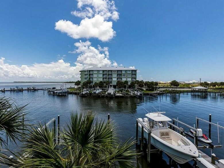 Navy Cove Harbor By Meyer Vacation Rentals