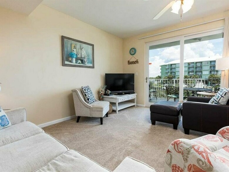 Navy Cove Harbor By Meyer Vacation Rentals