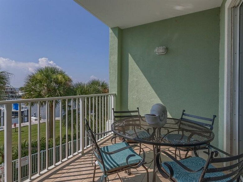 Navy Cove Harbor By Meyer Vacation Rentals