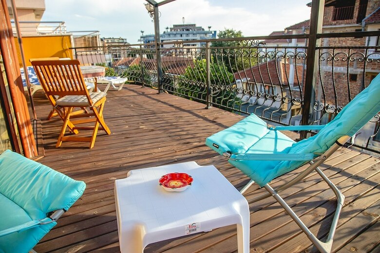 Fm Premium 2-bdr Apartment - Top Centre