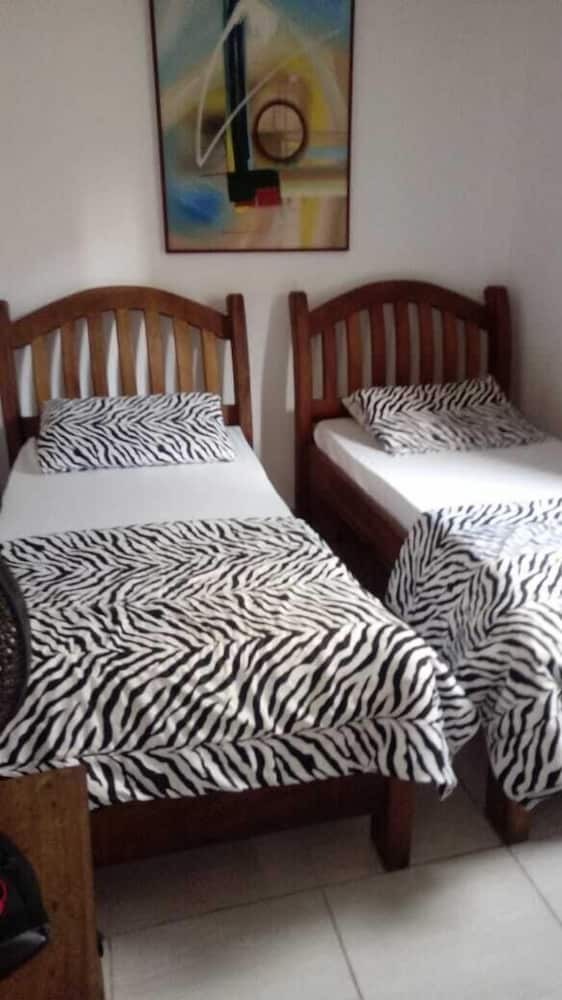 Hostal Beach House P.g