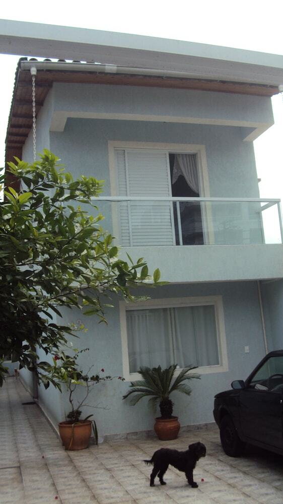 Hostal Beach House P.g