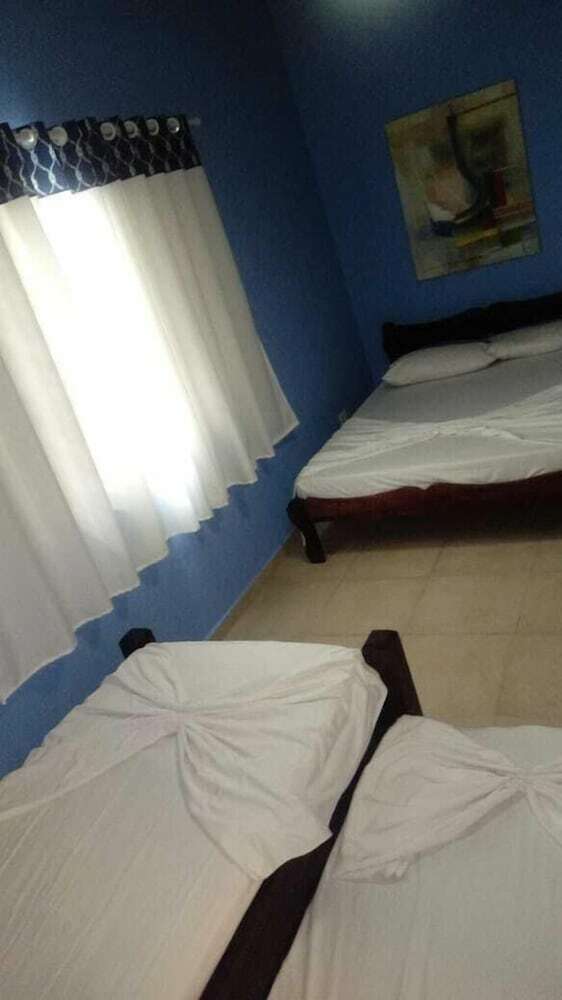 Hostal Beach House P.g
