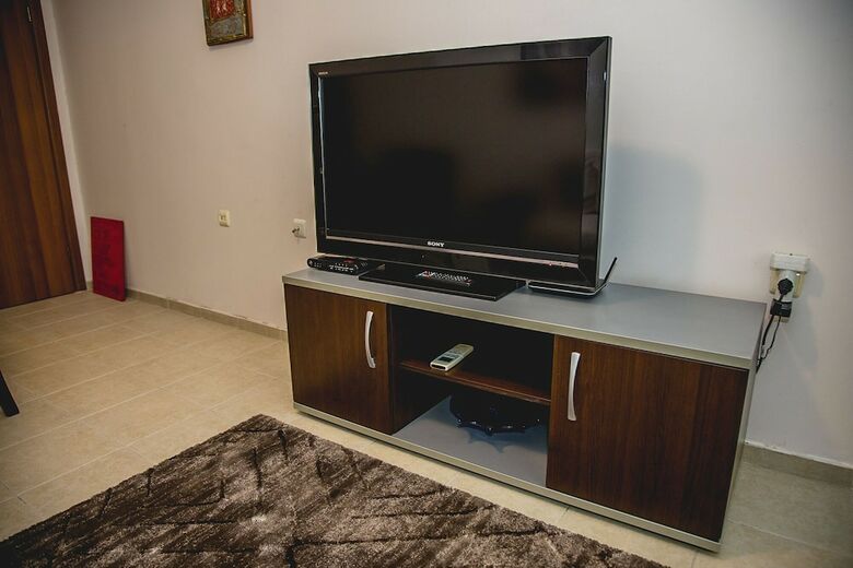 Fm Deluxe 2-bdr Apartment With Parking