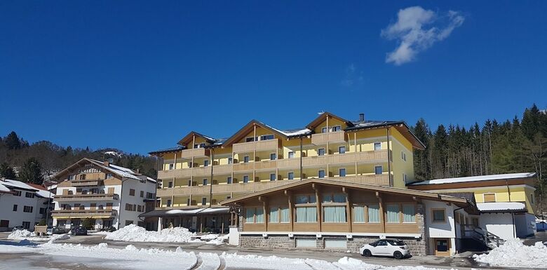 Hotel Caminetto Mountain Resort