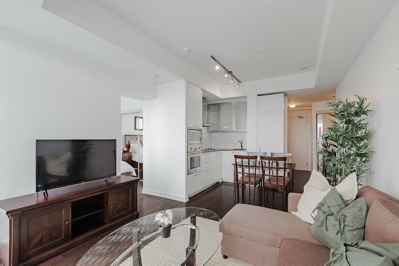 Sterling Suites - Financial District