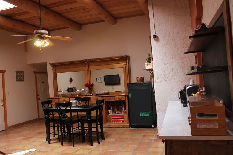 Hotel Adobe Rose Boutique Inn