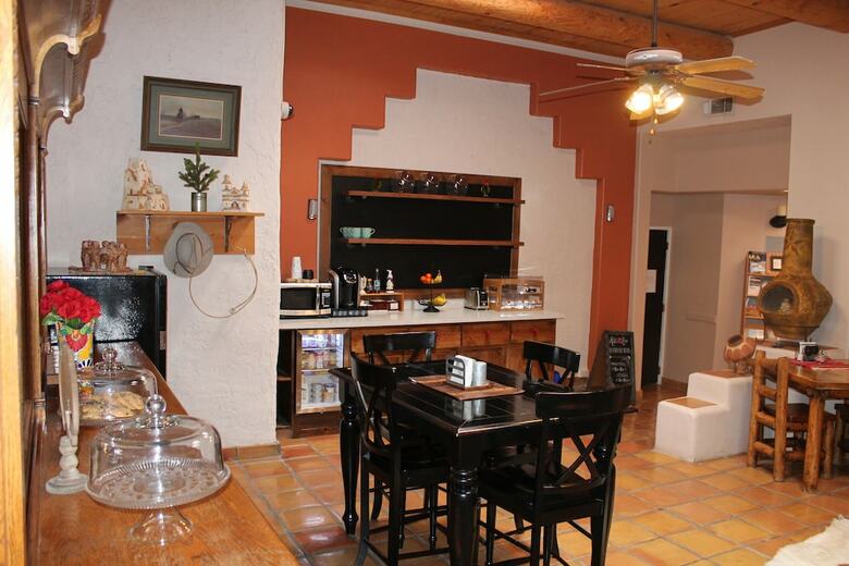 Hotel Adobe Rose Boutique Inn