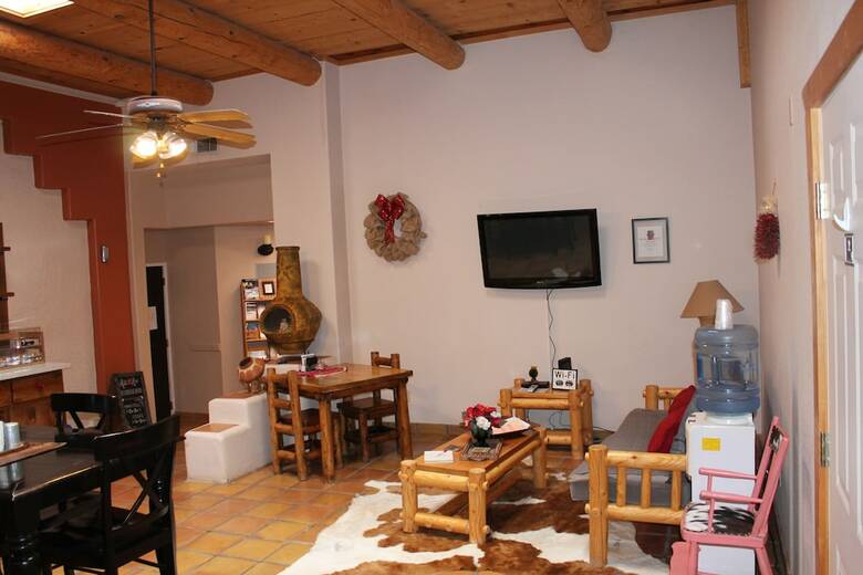 Hotel Adobe Rose Boutique Inn
