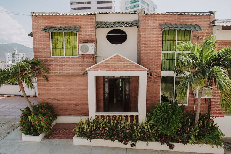 Hotel Ayenda 1616 Brisas Marinas