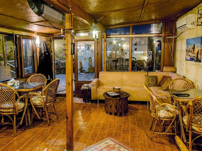 Hotel Adanos Konuk Evi