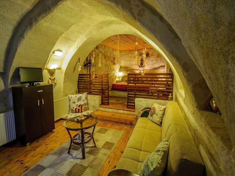 Hotel Adanos Konuk Evi