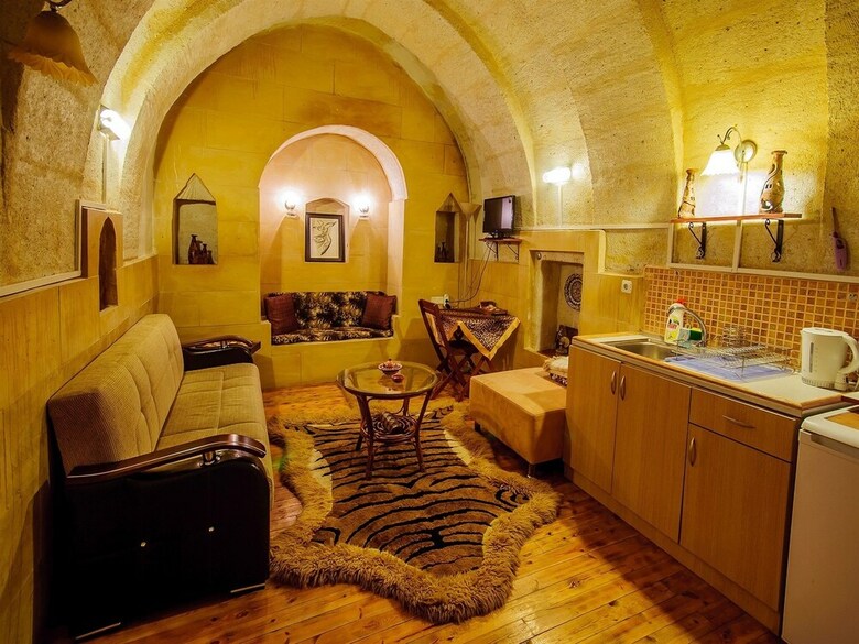 Hotel Adanos Konuk Evi