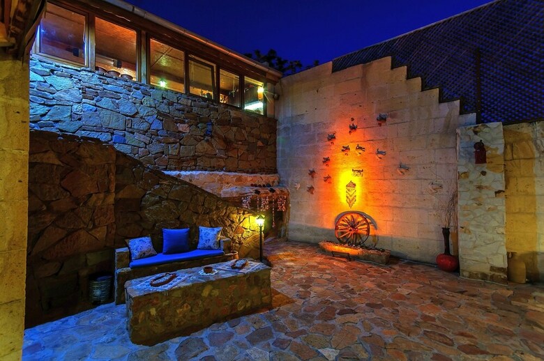 Hotel Adanos Konuk Evi