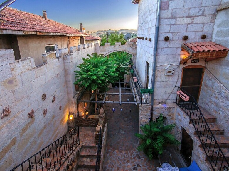 Hotel Adanos Konuk Evi