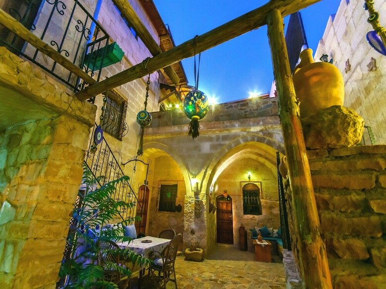 Hotel Adanos Konuk Evi