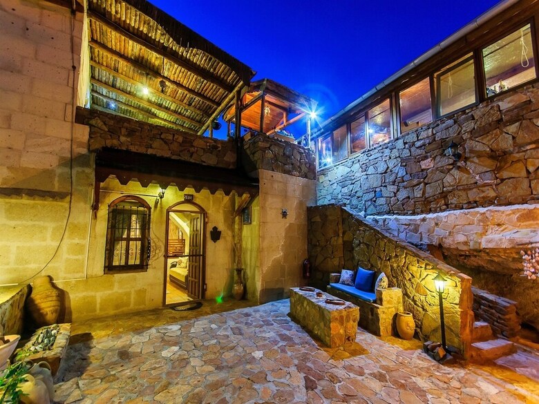 Hotel Adanos Konuk Evi