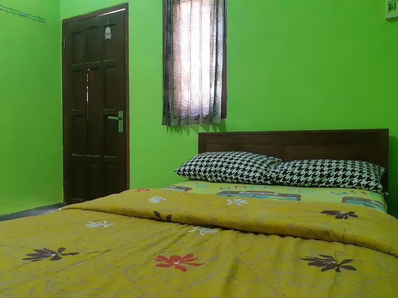 Hostal Oyo 2365 Griya Kost Mendut