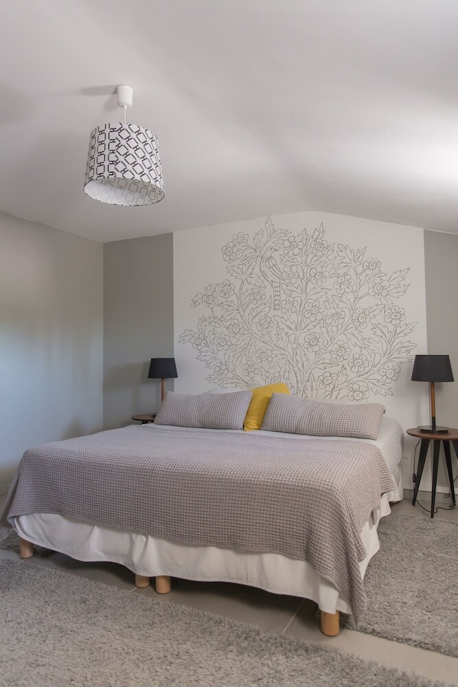 Hotel Le Mas Des Alexandrins