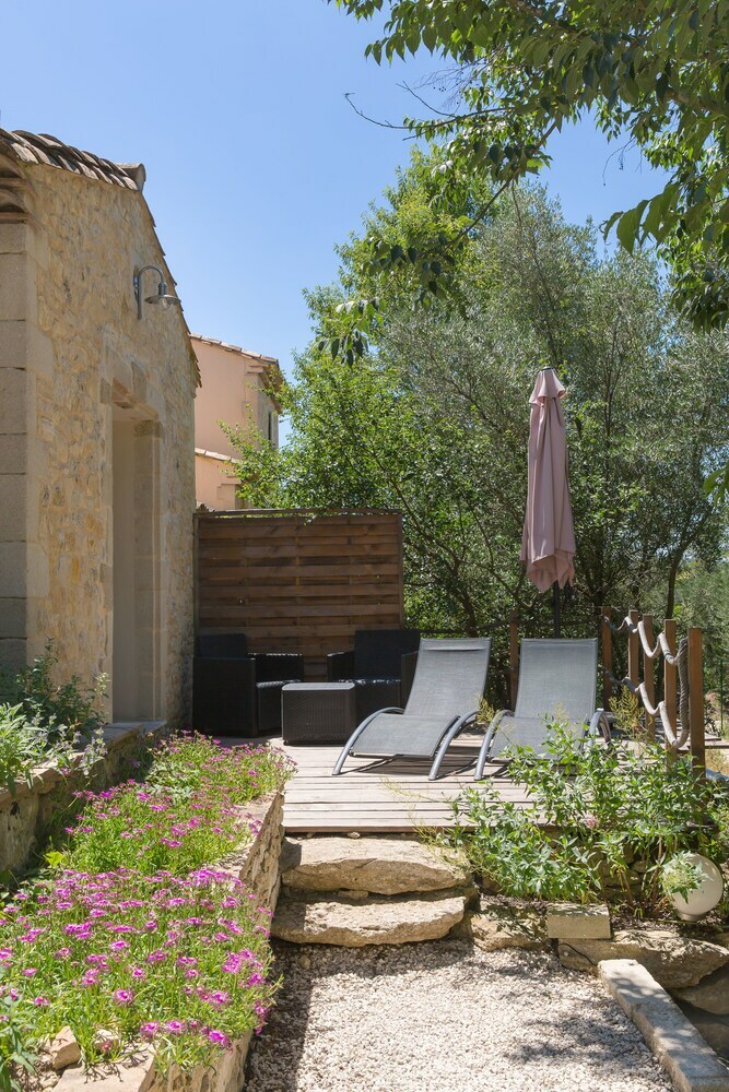 Hotel Le Mas Des Alexandrins