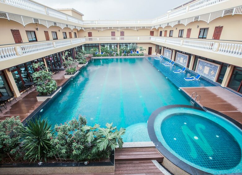 Na Chateau Hotel