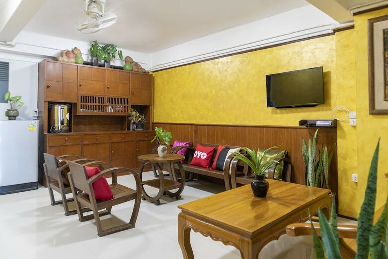 Hostal Oyo 736 Green Poshtel
