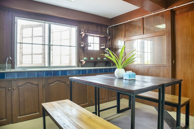 Hostal Oyo 736 Green Poshtel