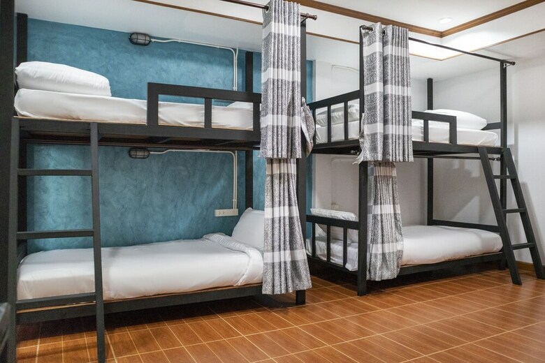 Hostal Oyo 736 Green Poshtel