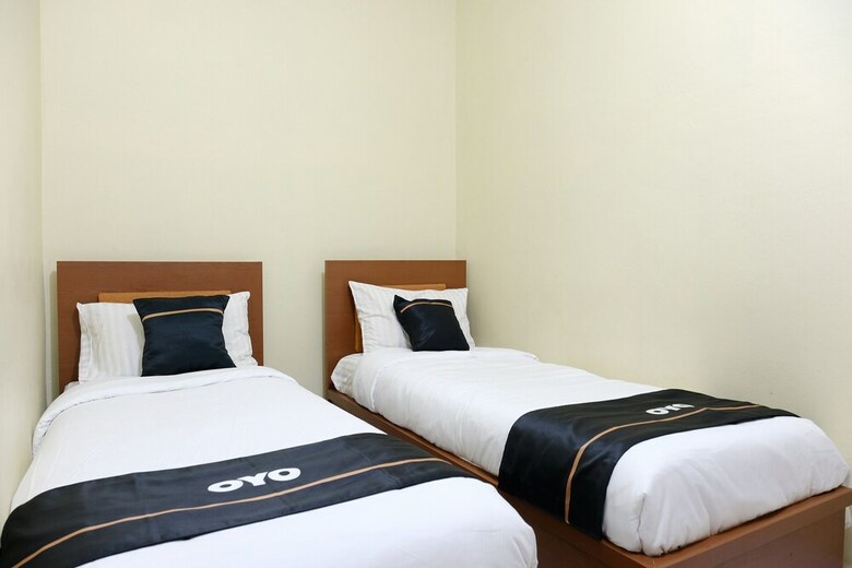 Oyo 2349 Hotel Mustika 2
