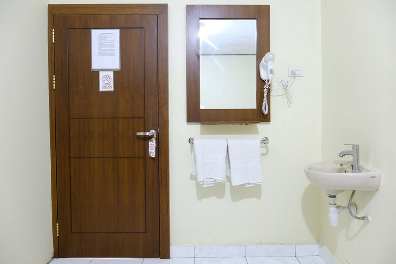 Oyo 2349 Hotel Mustika 2