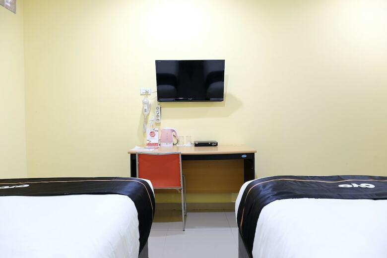 Oyo 2349 Hotel Mustika 2