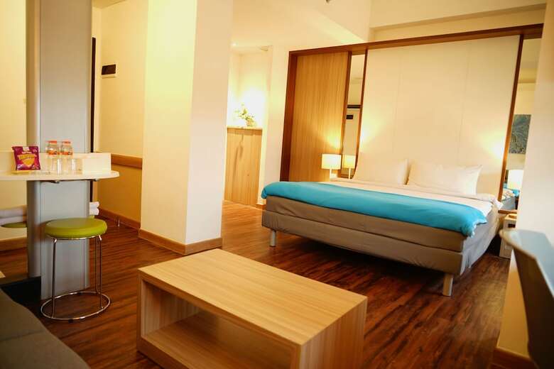 Deka Hotel Surabaya Hr Muhammad