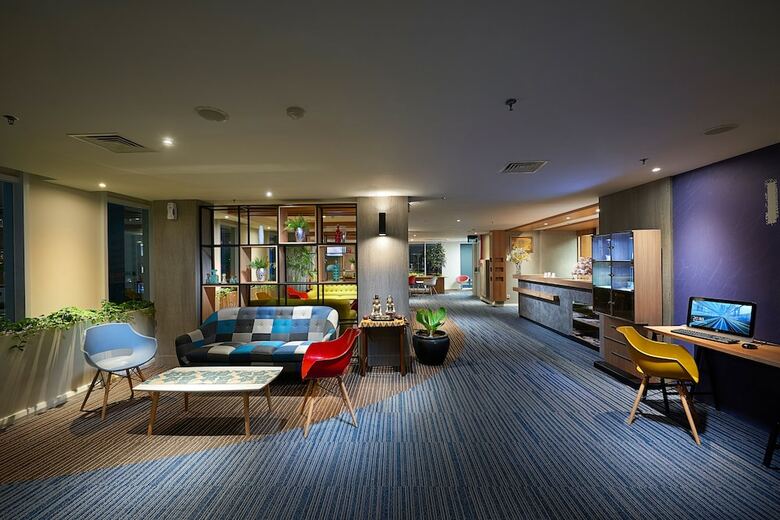 Deka Hotel Surabaya Hr Muhammad