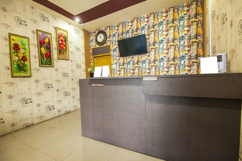 Hotel Oyo 2310 Residence 68
