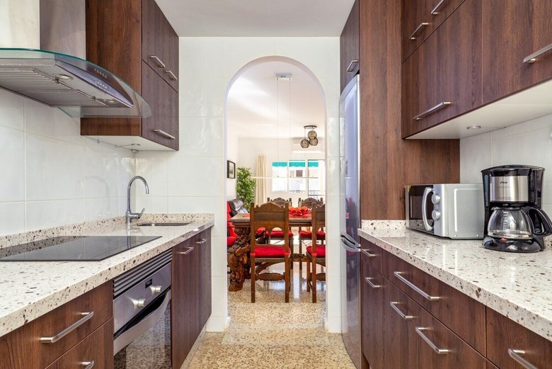 Large Apartment In Prime Location In Fuengirola Ref 98