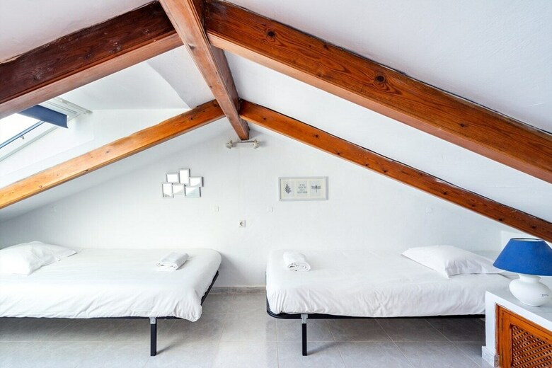 Lovely Apartment With View And Pool Ref 127