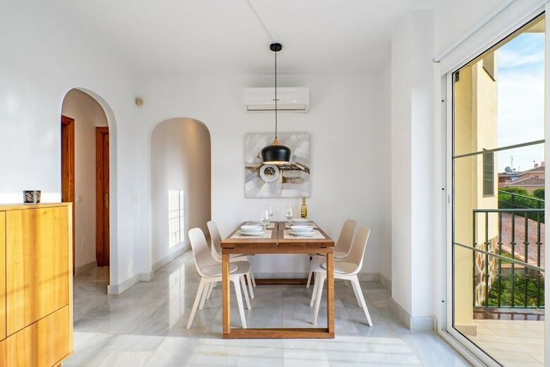 Bright Apartment With Sea View And Terrace Ref 53