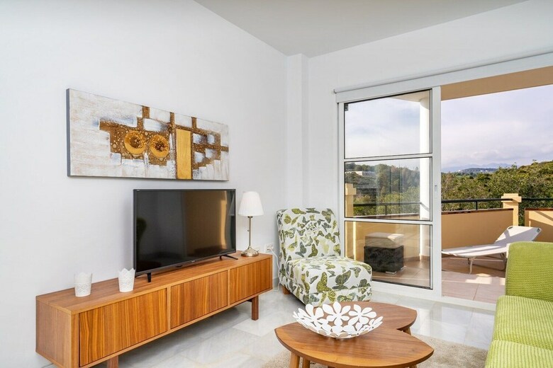 Bright Apartment With Sea View And Terrace Ref 53
