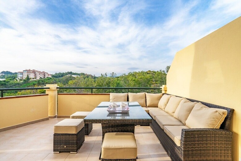 Bright Apartment With Sea View And Terrace Ref 53