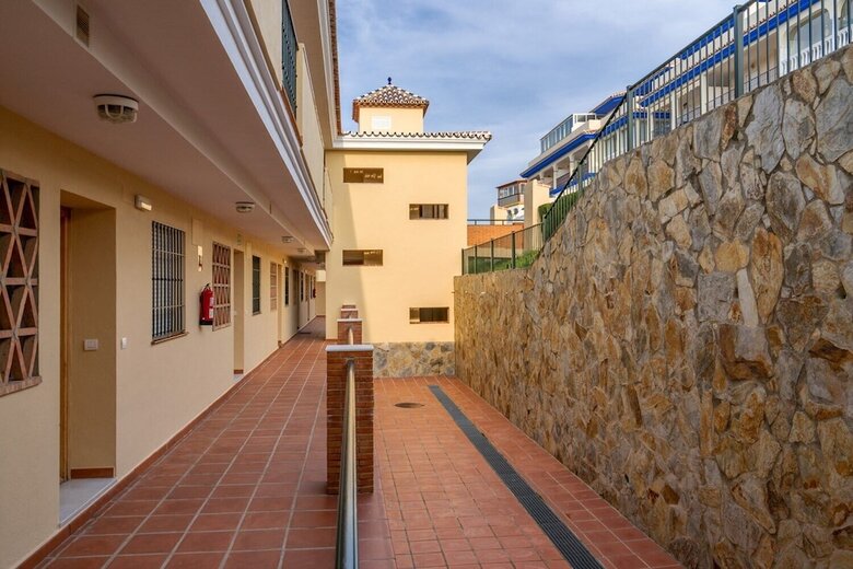 Bright Apartment With Sea View And Terrace Ref 53