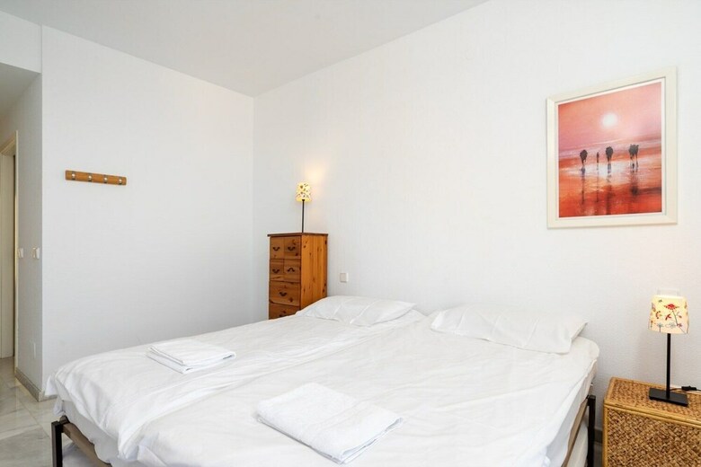 2br  Apartment With Sea View, Gym And Pool Ref 129