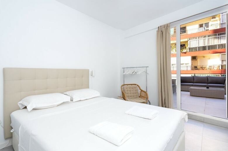 Stunning 3br Terrace Apartment Best Location Ref 124
