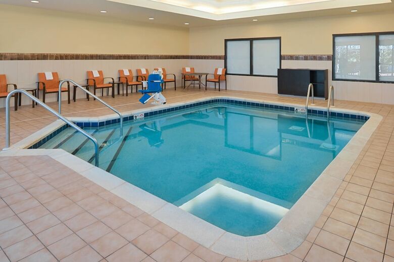 Hotel Courtyard By Marriott Milwaukee Brown Deer