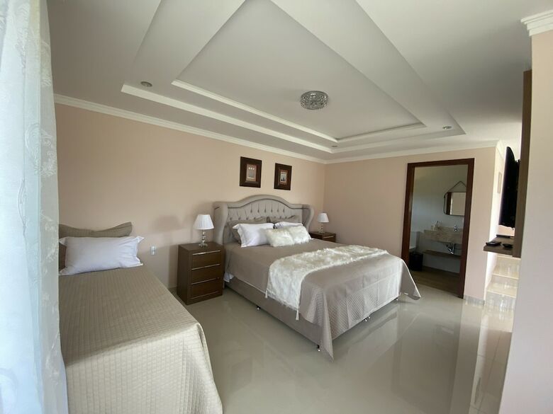 Hotel Hope Valley Adventure