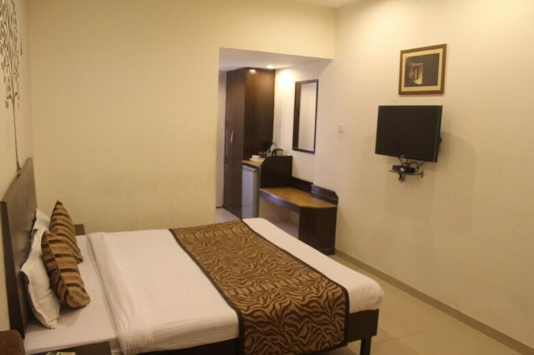 Hotel Regency Square