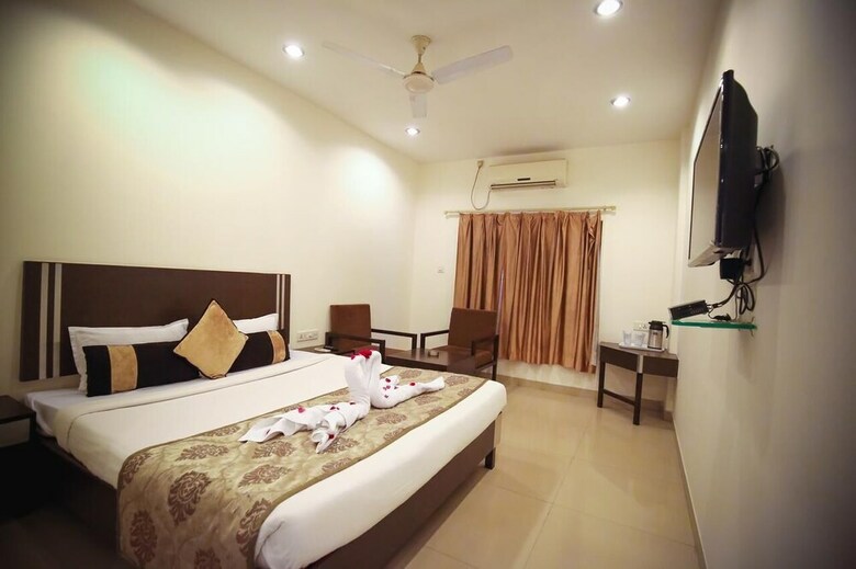 Hotel Regency Square