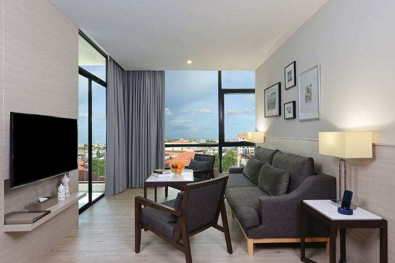 Altera Hotel And Residence (Formerly Known As At Mind Serviced Residence)