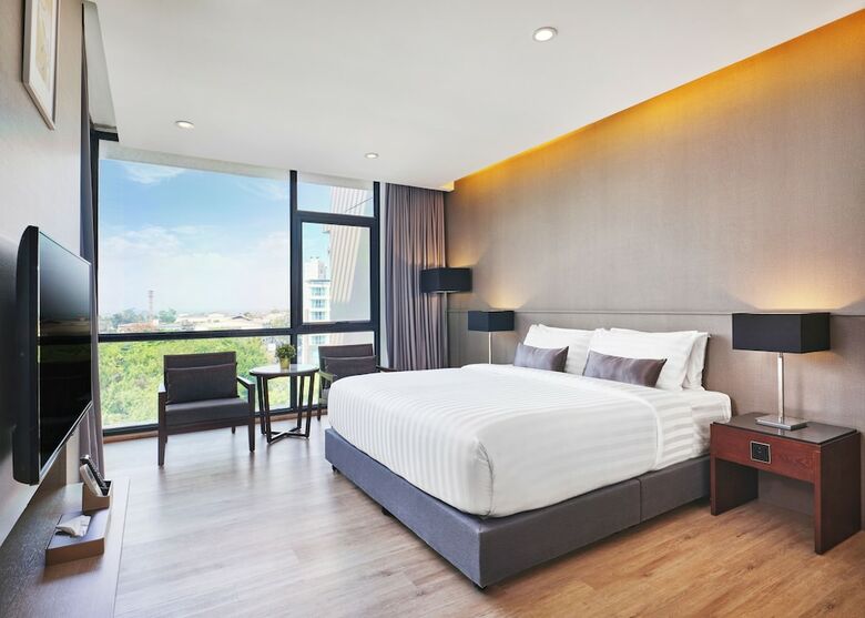Altera Hotel And Residence (Formerly Known As At Mind Serviced Residence)